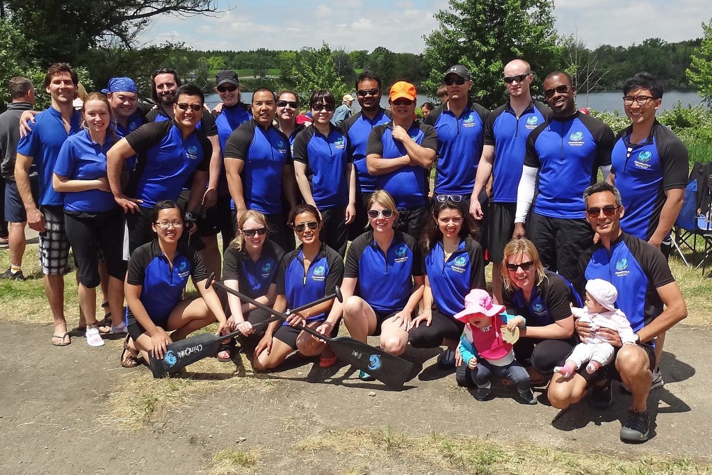 aquaholics_dragonboat_2014_team_photo