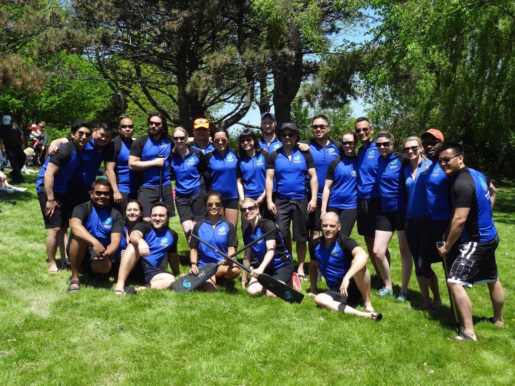 aquaholics_dragonboat_2014_team_photo_pickering