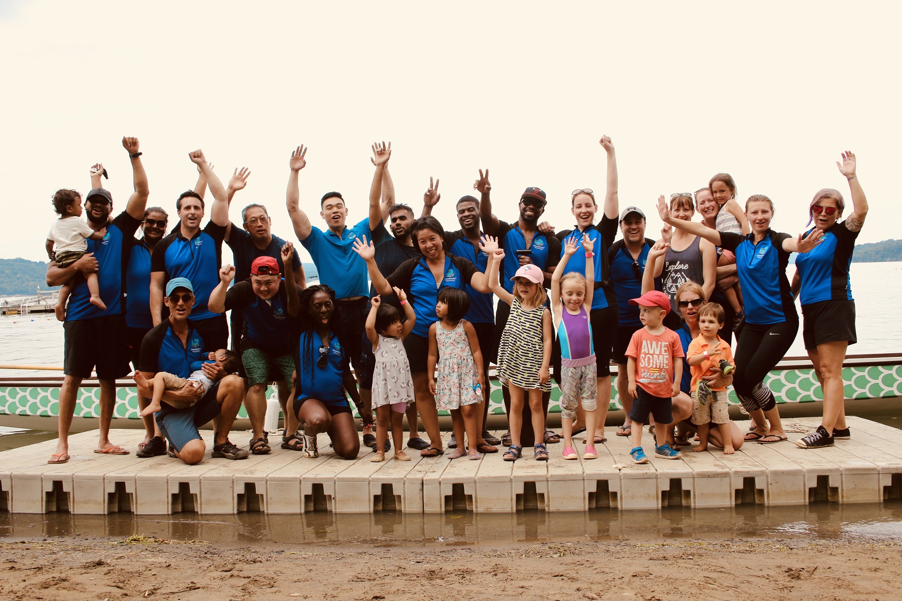 2018 Aquaholics dragonboat team